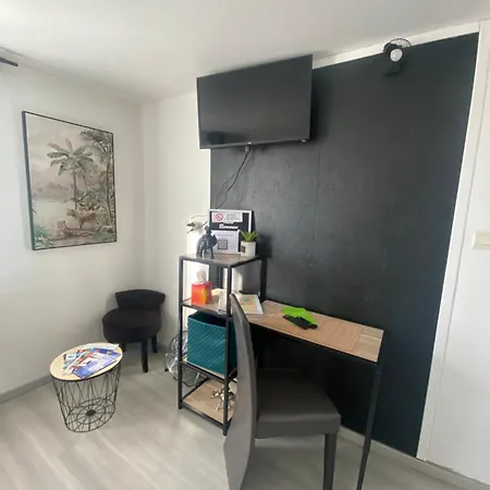 Safari Individuelle Avec Partie Commune A 6min De L A26 Et 15 Min De Stomer, Lumbres Et Aire Sur La Lys 홈스테이 *